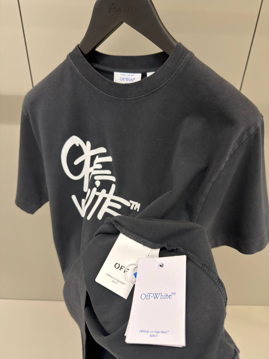 Off White - OFF8288