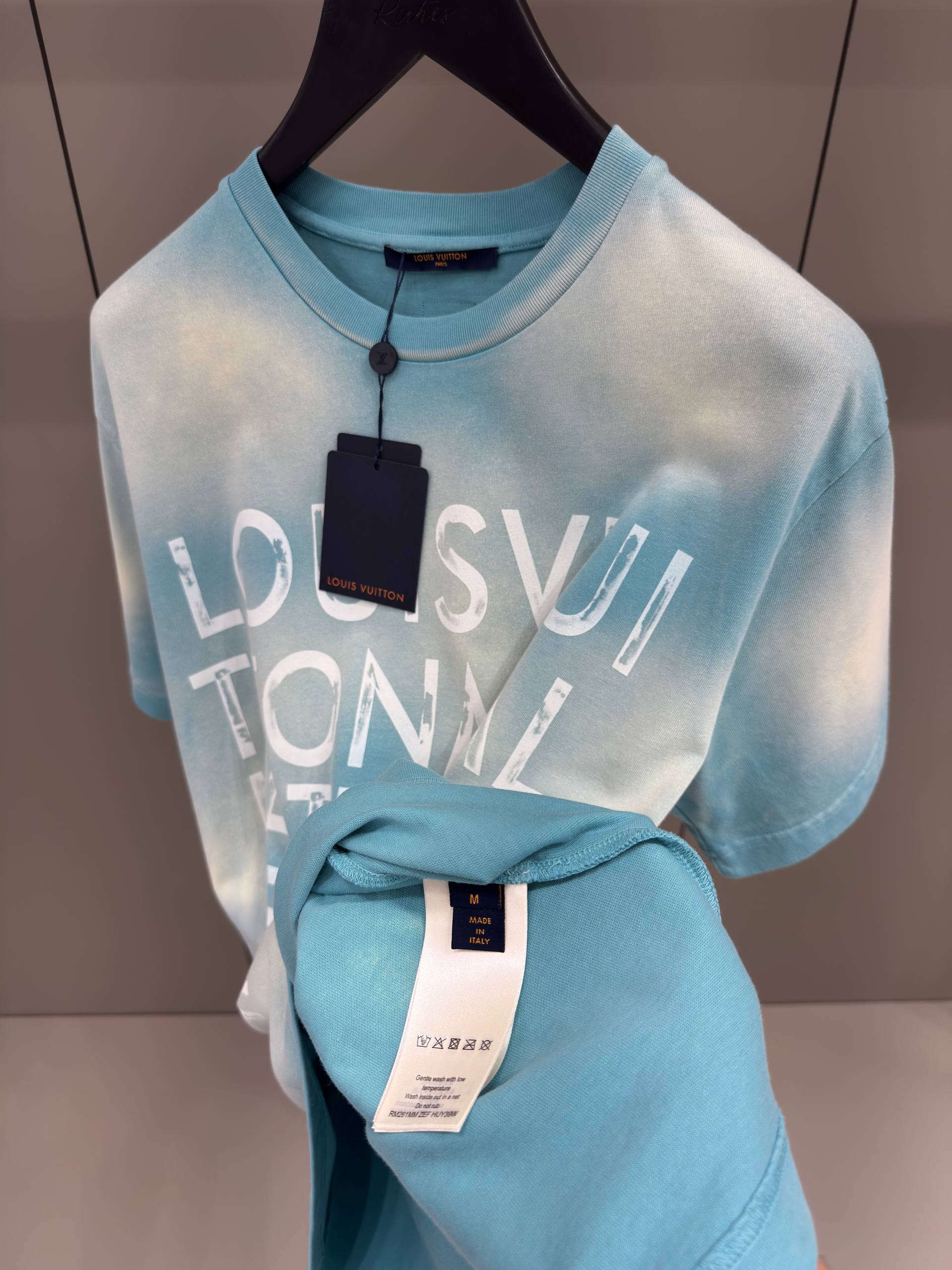 Louis Vuitton - LV124