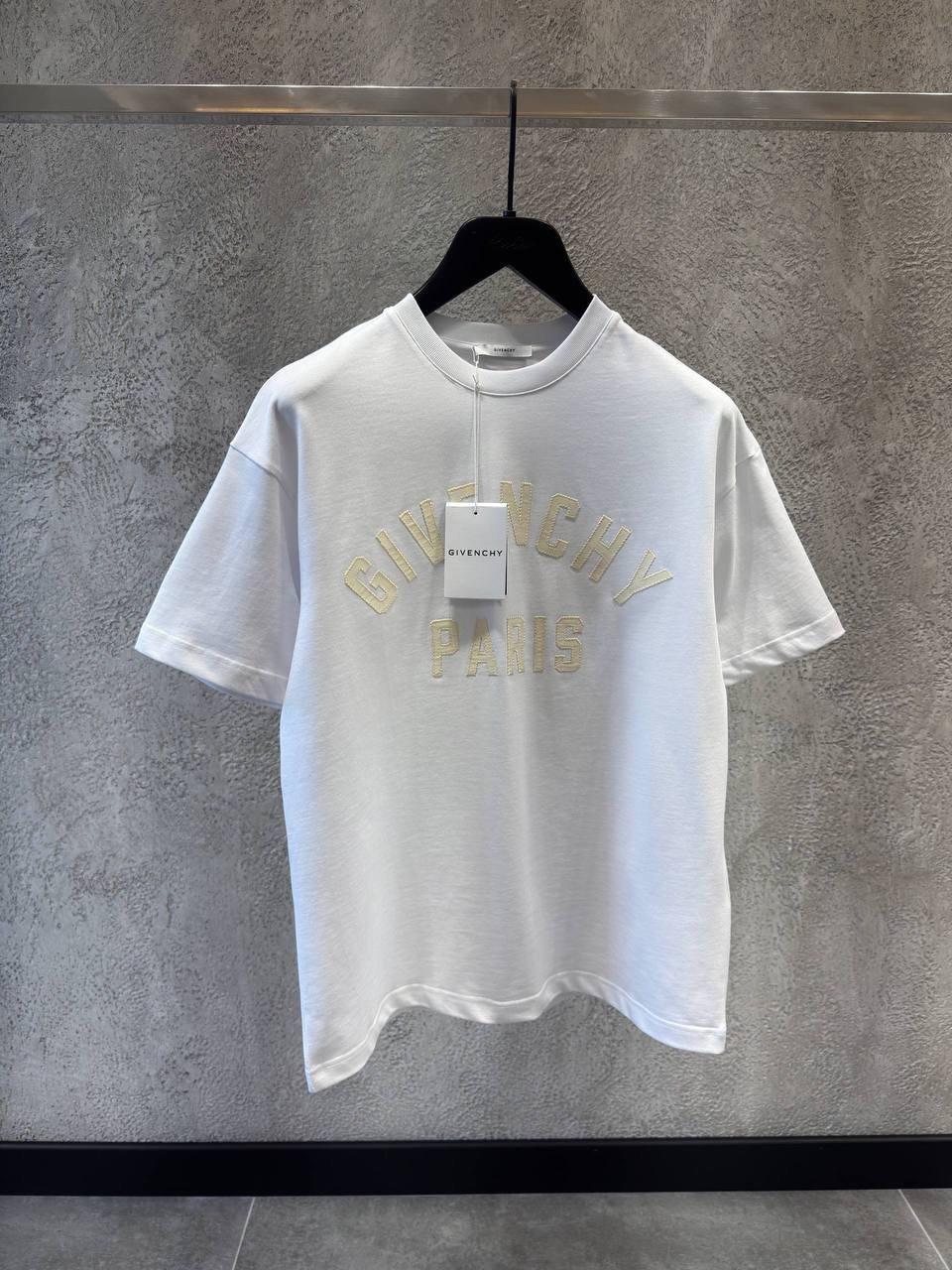 Givenchy - GC295