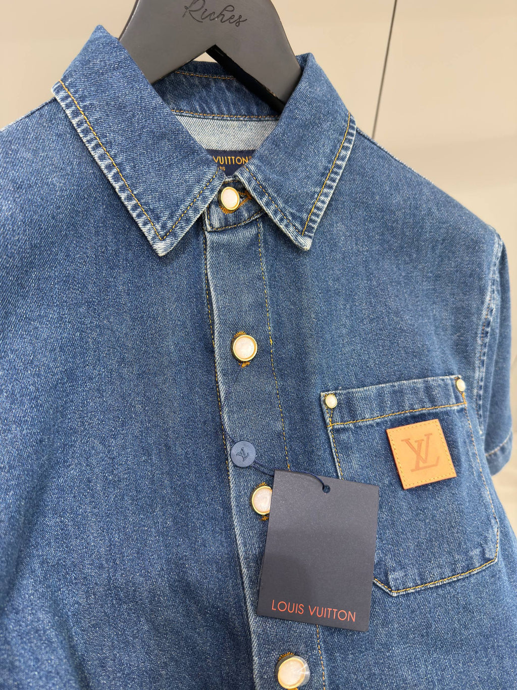Louis Vuitton - LV130