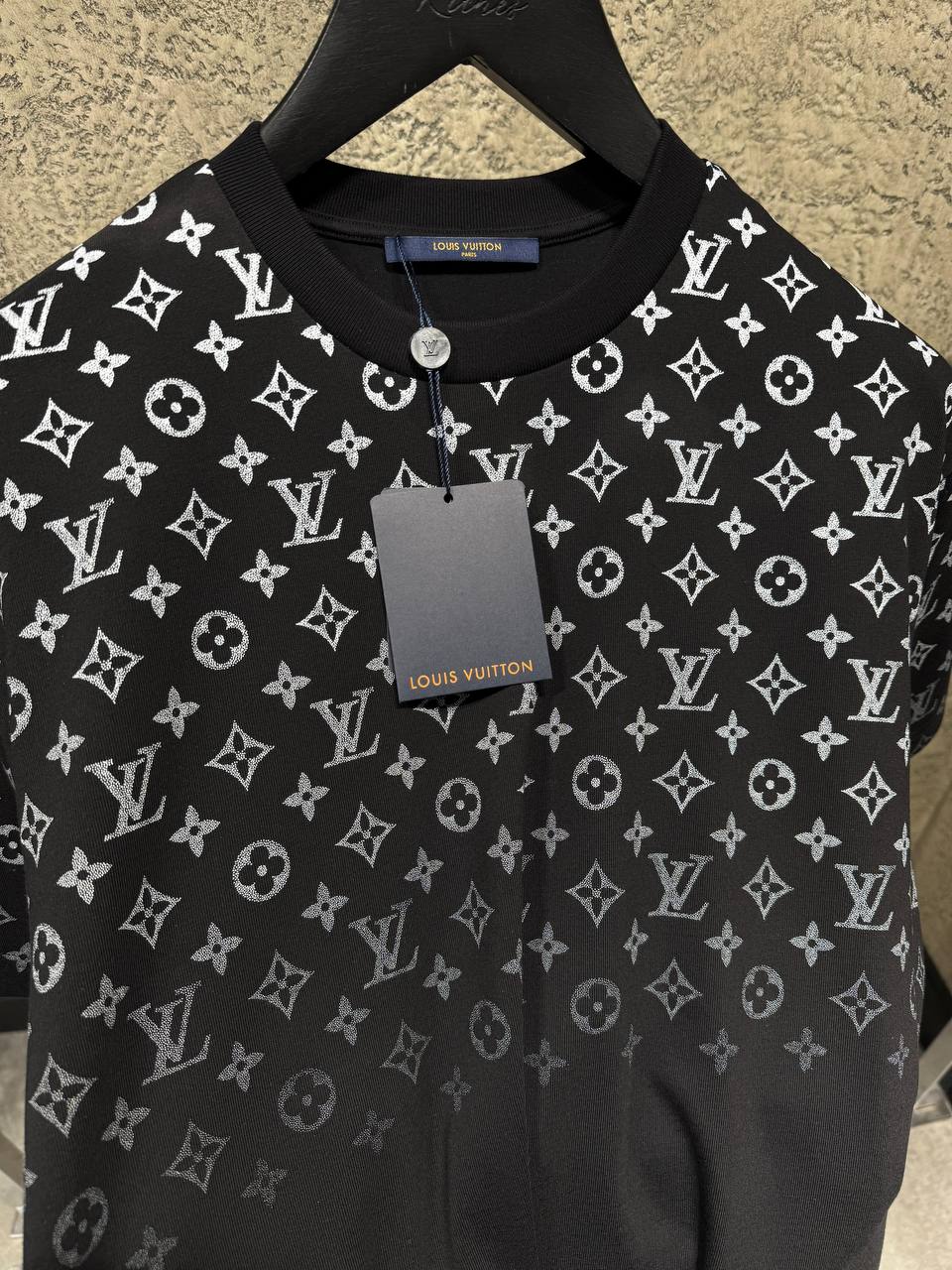 Louis Vuitton - LV335