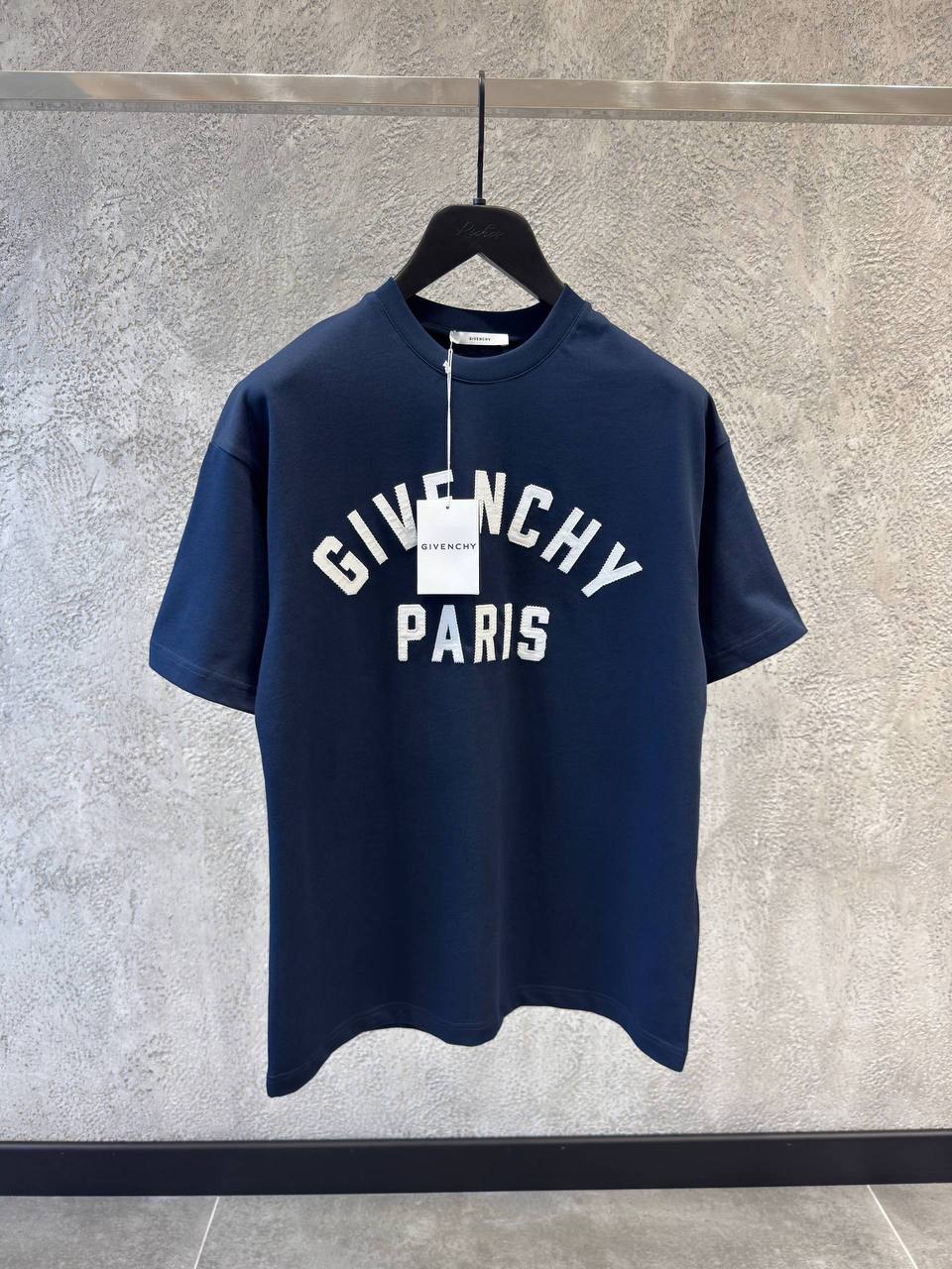 Givenchy - GC294
