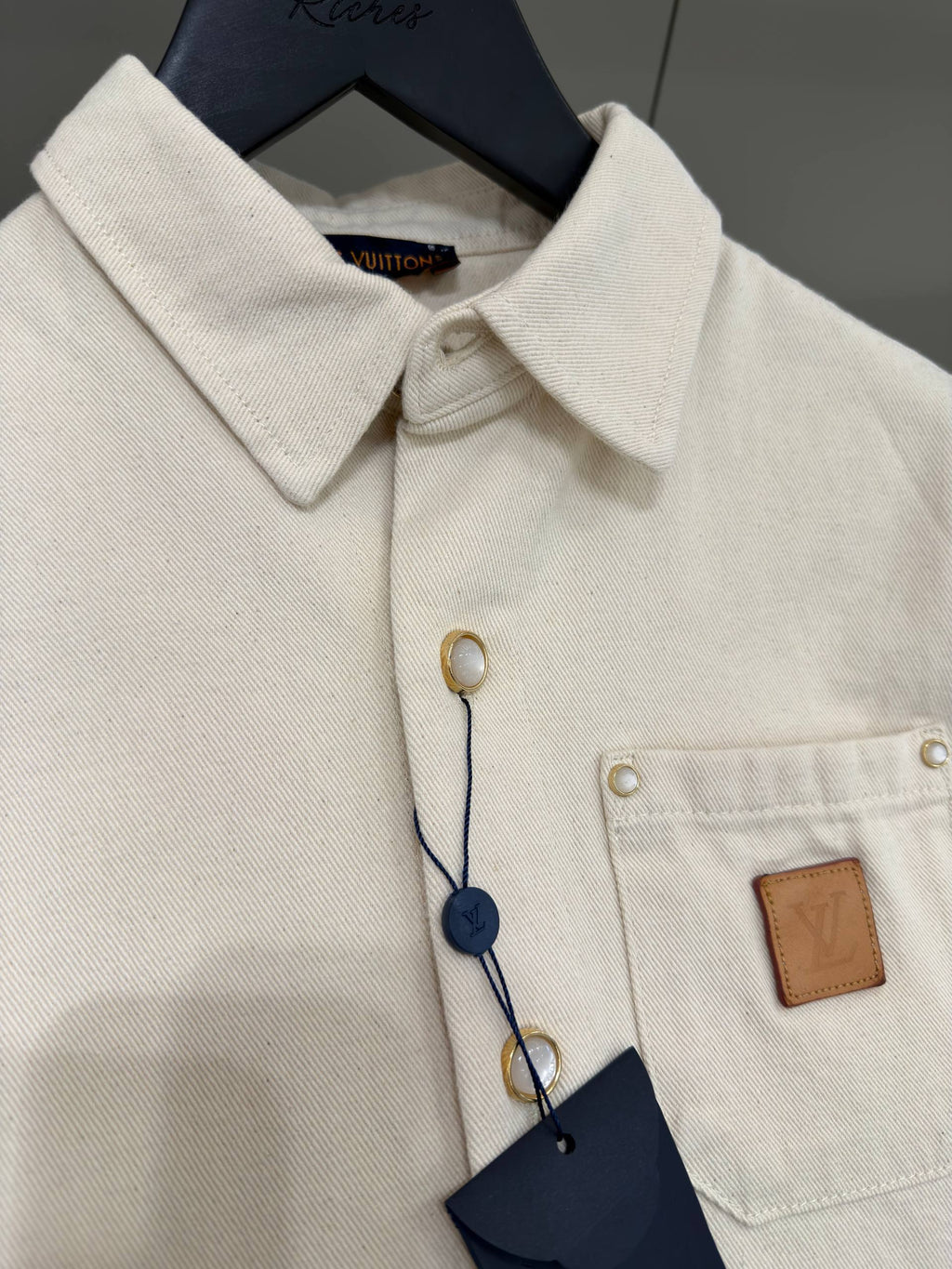 Louis Vuitton - LV129