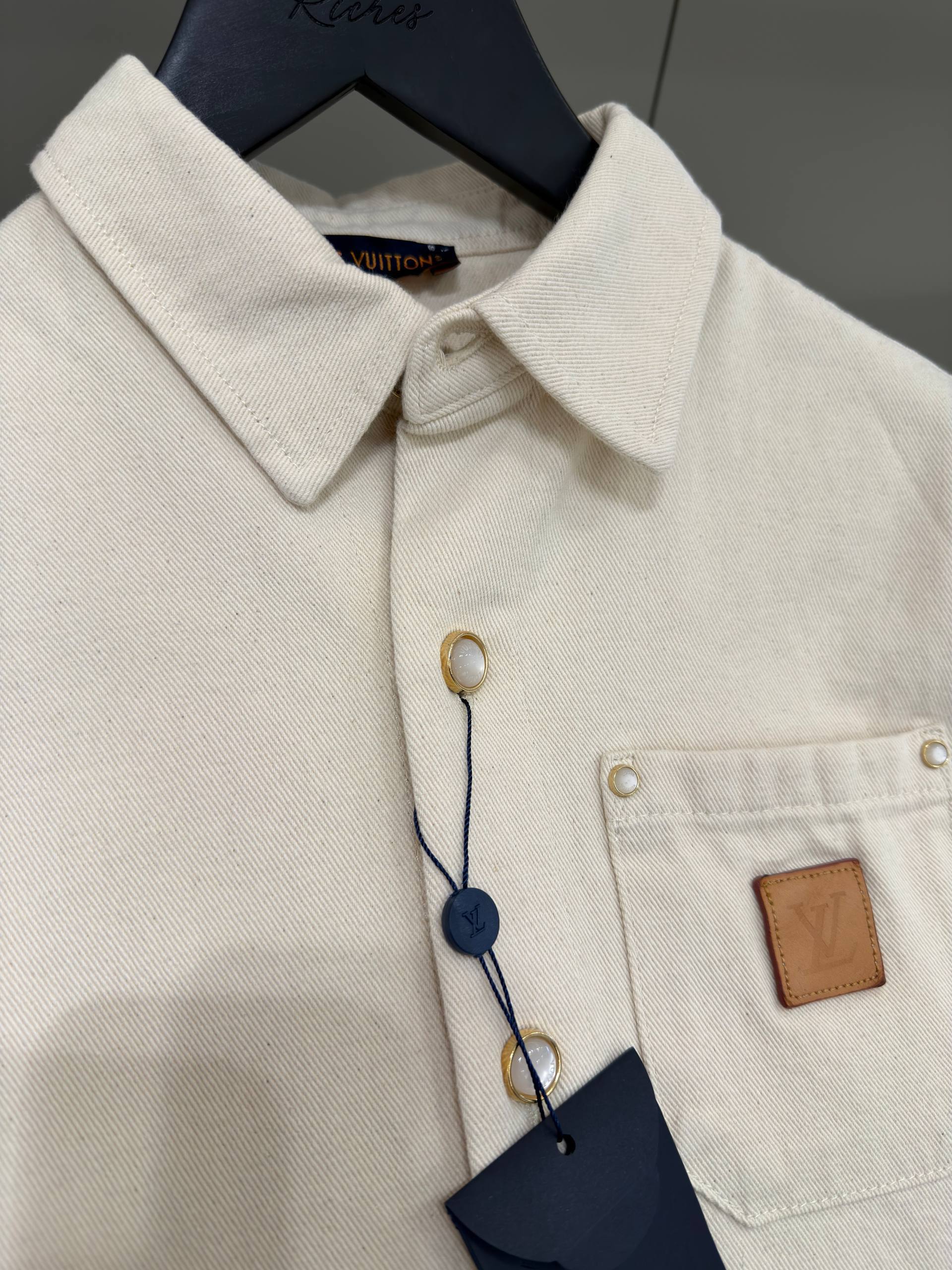 Louis Vuitton - LV129