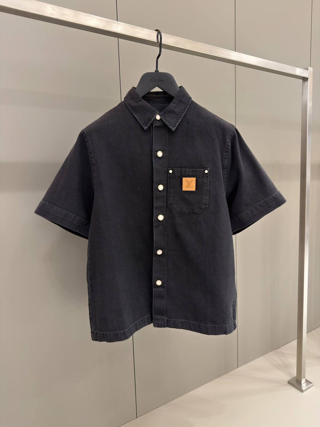 Louis Vuitton - LV128