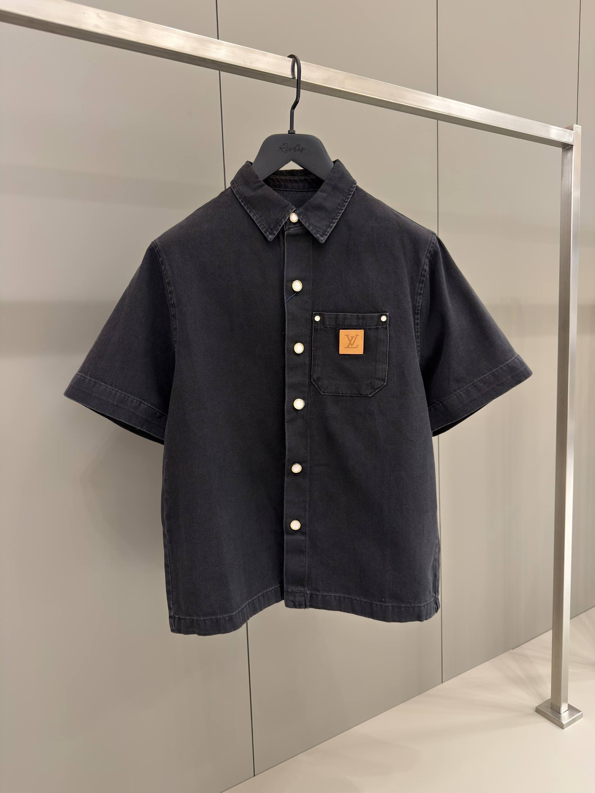 Louis Vuitton - LV128